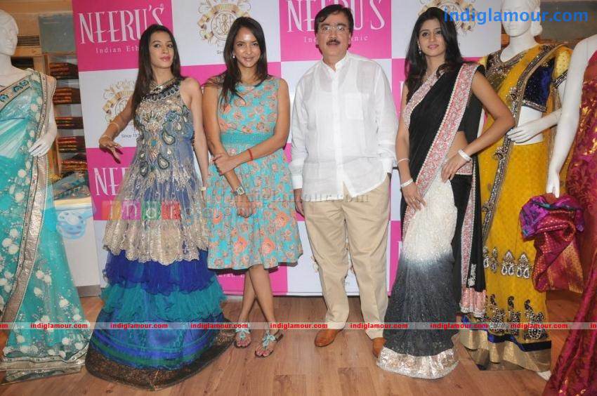 Lakshmi Manchu And other Celebs At Neerus Elite 6th Anniversary Event hd photo