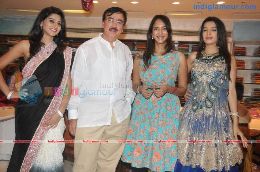 Lakshmi Manchu And other Celebs At Neerus Elite 6th Anniversary Event hd photo