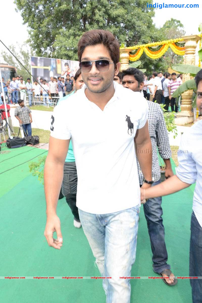 Production No 32 Movie Launch Event hd photo