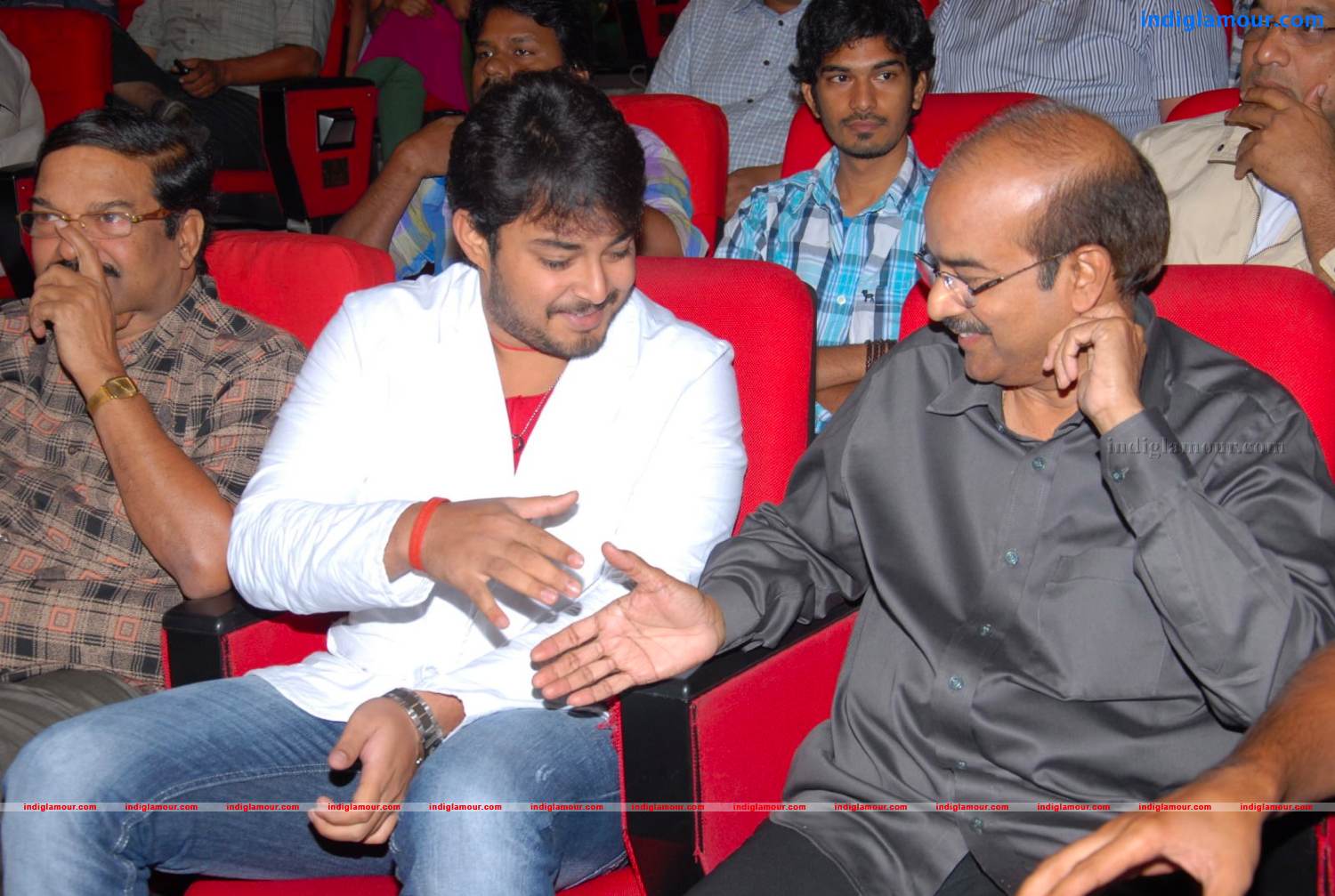 Ram Charan Launches Yamudiki Mogudu Movie Audio Event hd photo