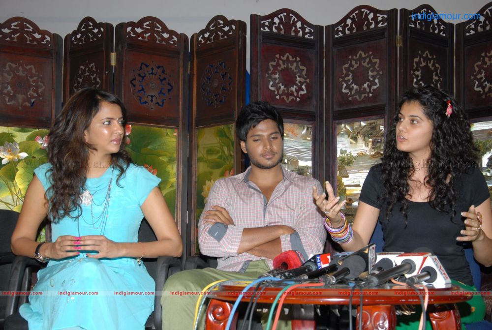 Gundello Godari Movie Press Meet Event hd photo