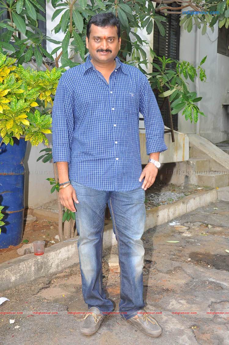 Iddarammailatho Movie Opening Photos Event hd photo