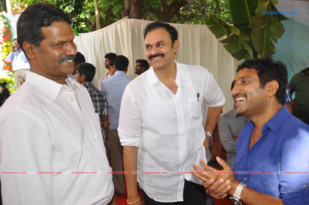 Iddarammailatho Movie Opening Photos Event hd photo