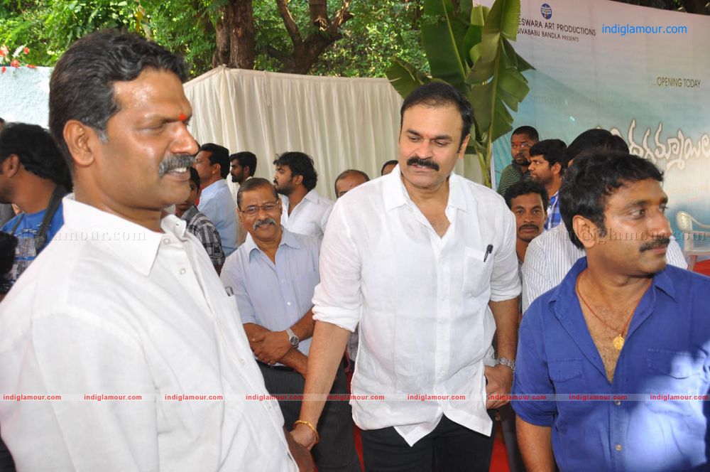 Iddarammailatho Movie Opening Photos Event hd photo