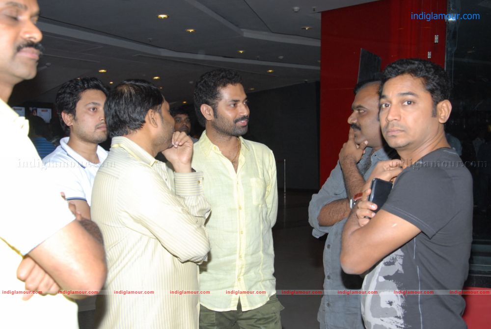 Vennela One and Half Premiere Show Event hd photo
