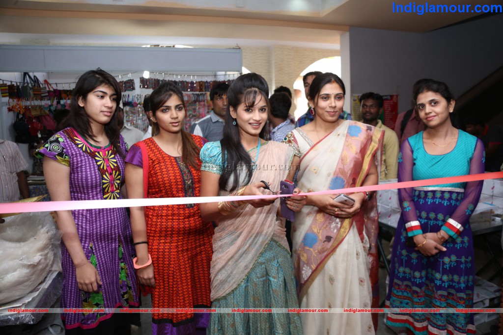 Lavanya Inaugurates Parinaya Wedding Fair Event hd photo