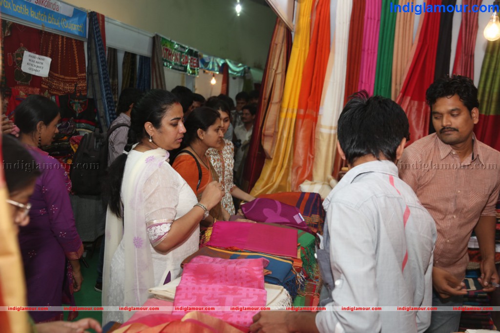 Madhulagna Das Inaugurates National Cotton Fab Event hd photo