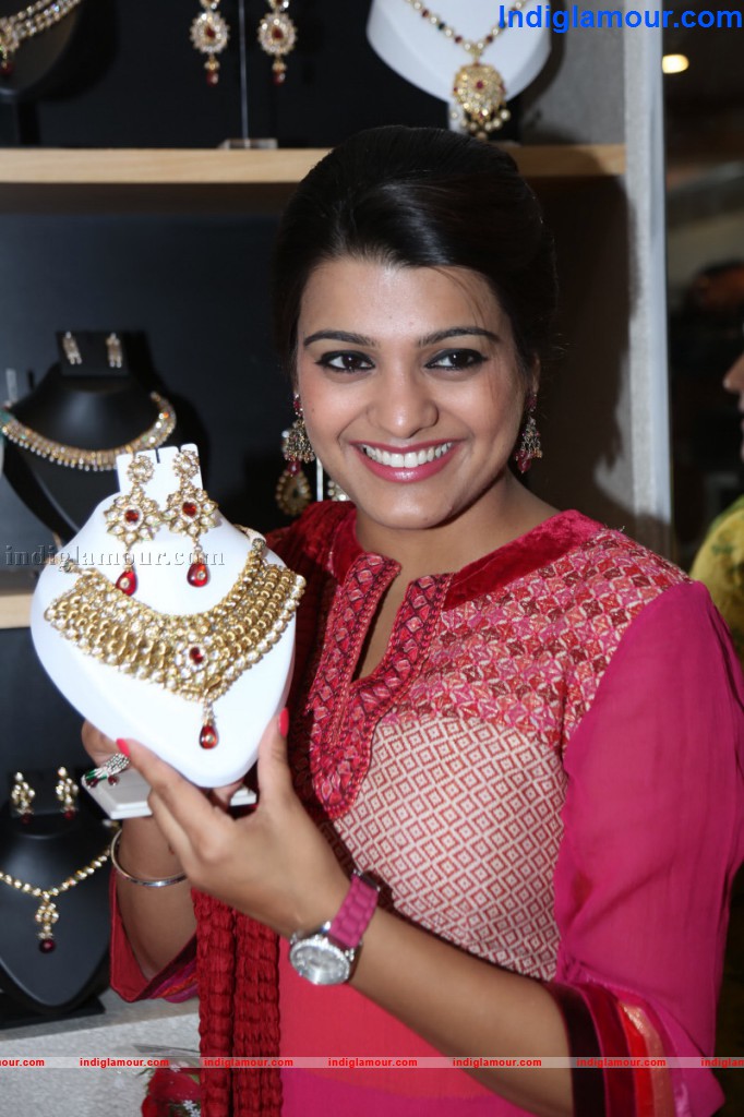 Tashu Kaushik at Patny Jewels Event Event hd photo