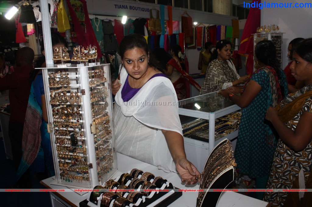 Vastravarnam Expo 2013 Event hd photo