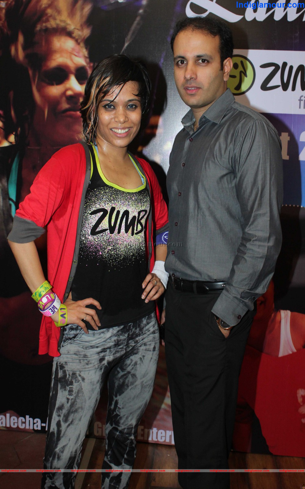 Kajal Agarwal launches Zumba Session at Golds Gym Event hd photo