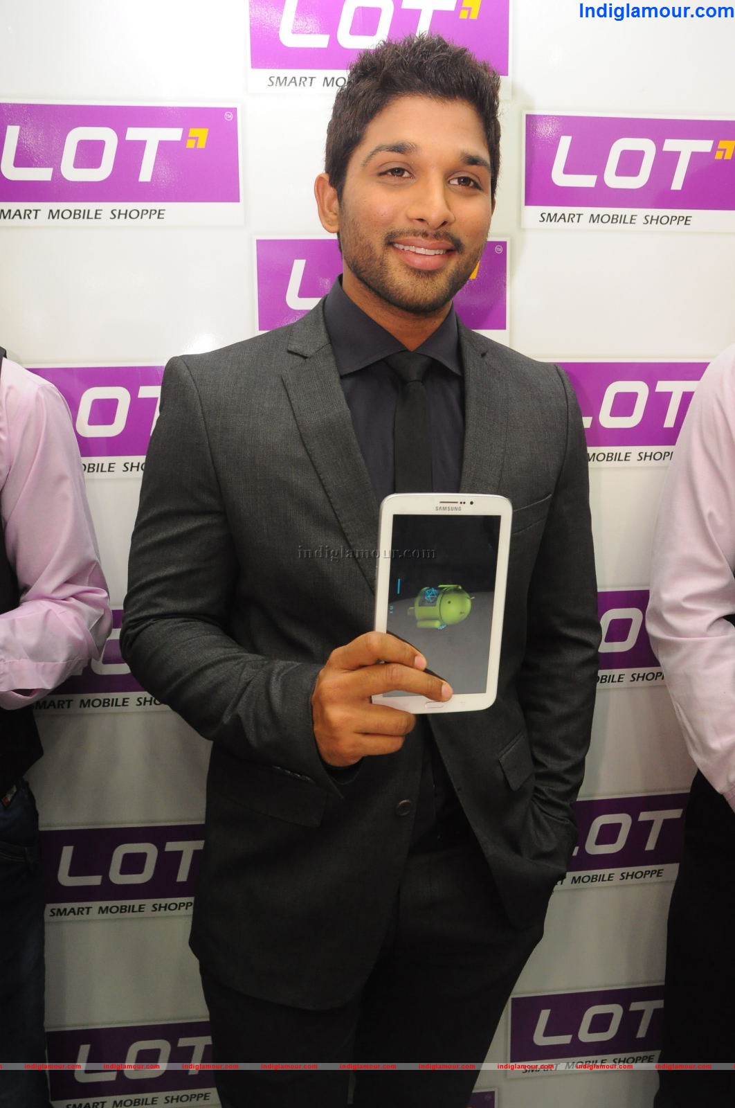 Lot Mobile Shop Opening Event hd photo
