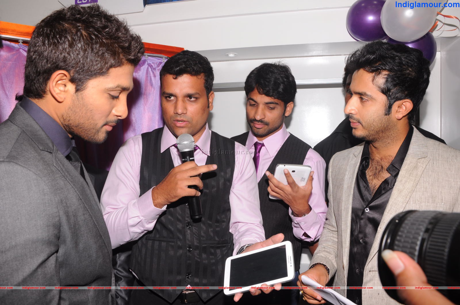Lot Mobile Shop Opening Event hd photo