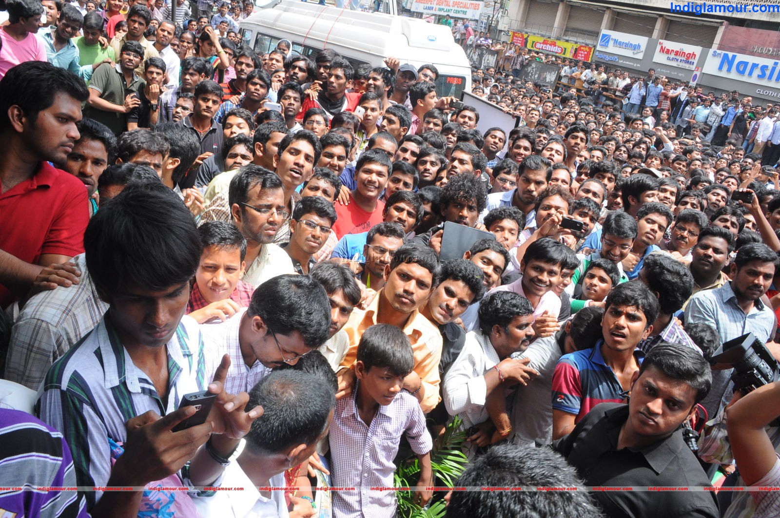 Lot Mobile Shop Opening Event hd photo