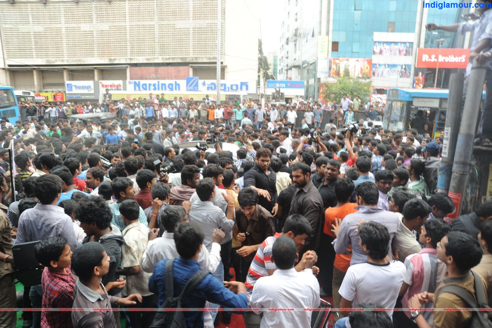 Lot Mobile Shop Opening Event hd photo