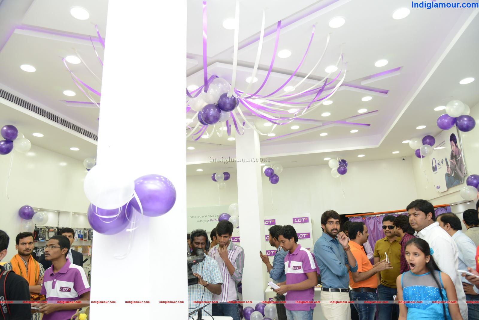 Lot Mobile Shop Opening Event hd photo