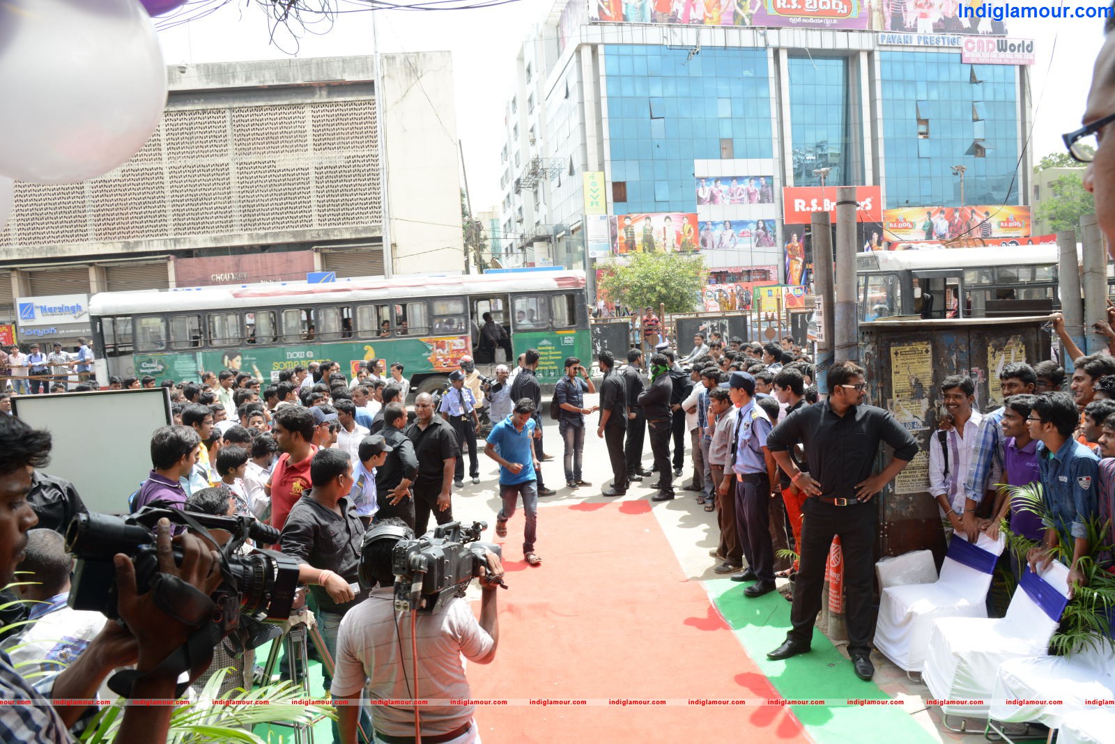 Lot Mobile Shop Opening Event hd photo