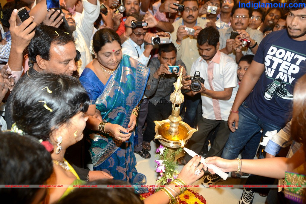 Richa Gangopadhayay Launches Ravi Teja Textiles Event hd photo