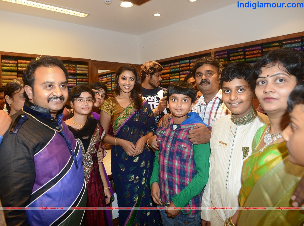 Richa Gangopadhayay Launches Ravi Teja Textiles Event hd photo