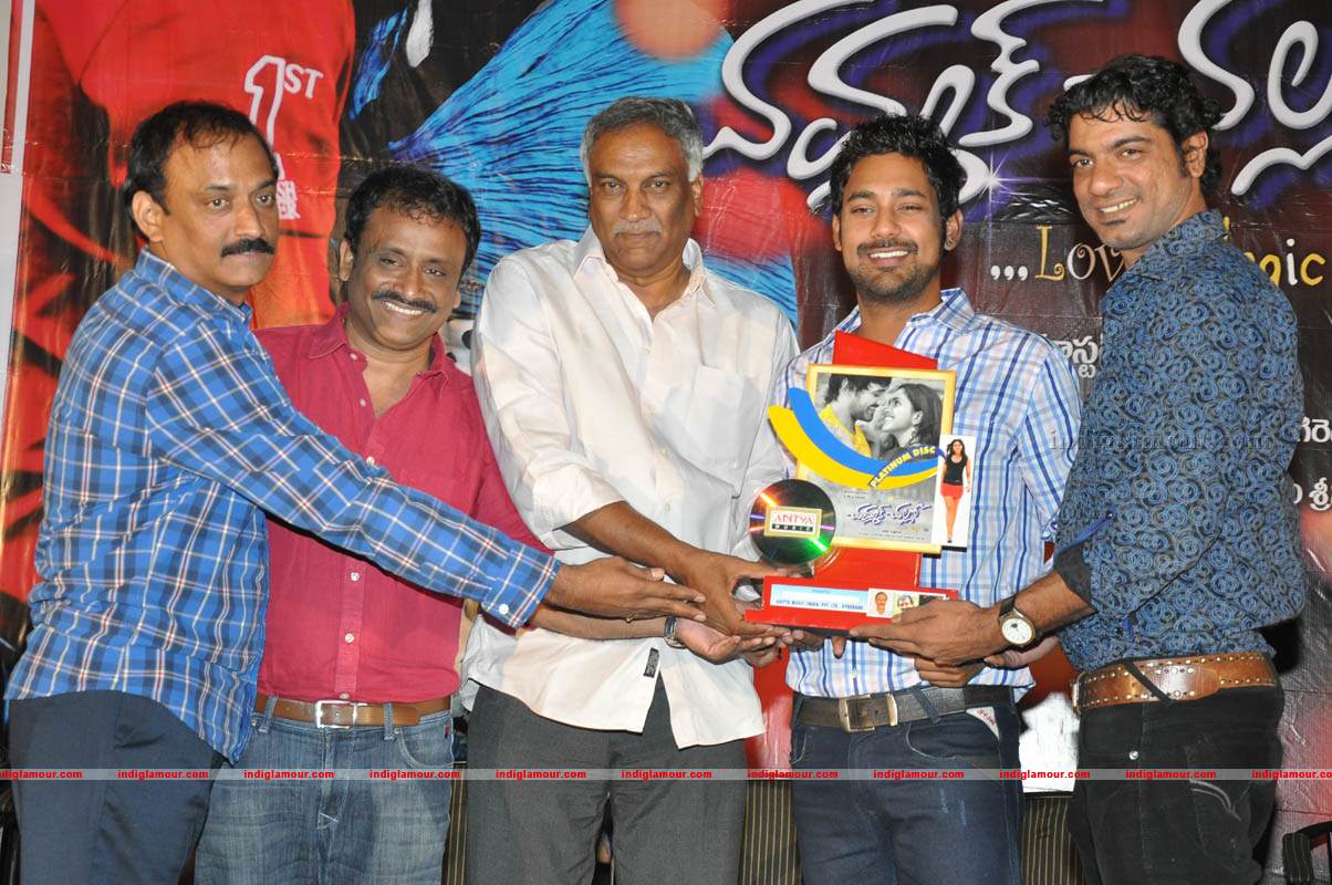 Chammak Challo Platinum Disc Function Event hd photo