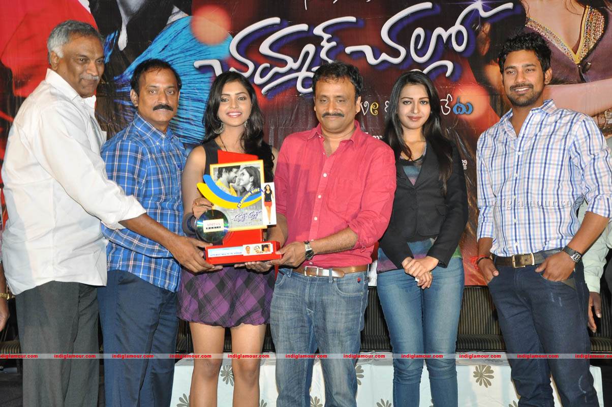 Chammak Challo Platinum Disc Function Event hd photo