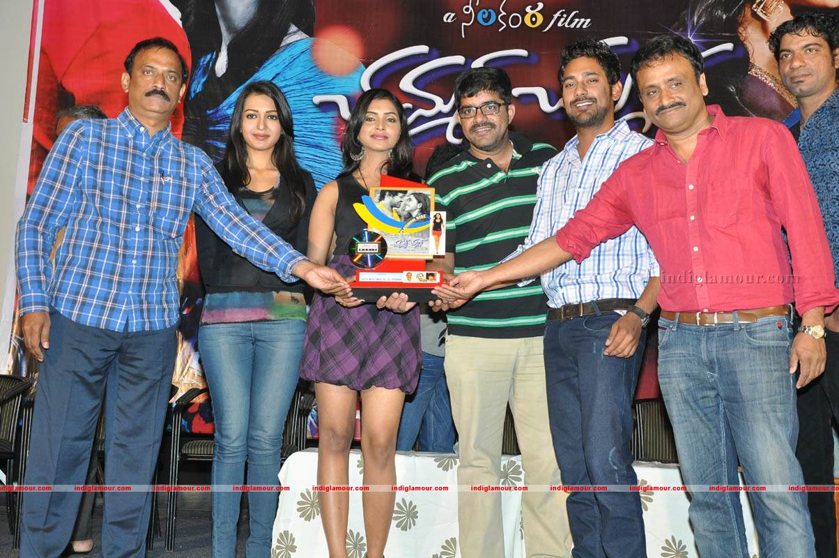 Chammak Challo Platinum Disc Function Event hd photo