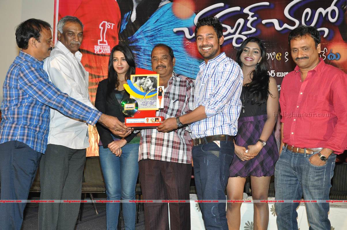 Chammak Challo Platinum Disc Function Event hd photo