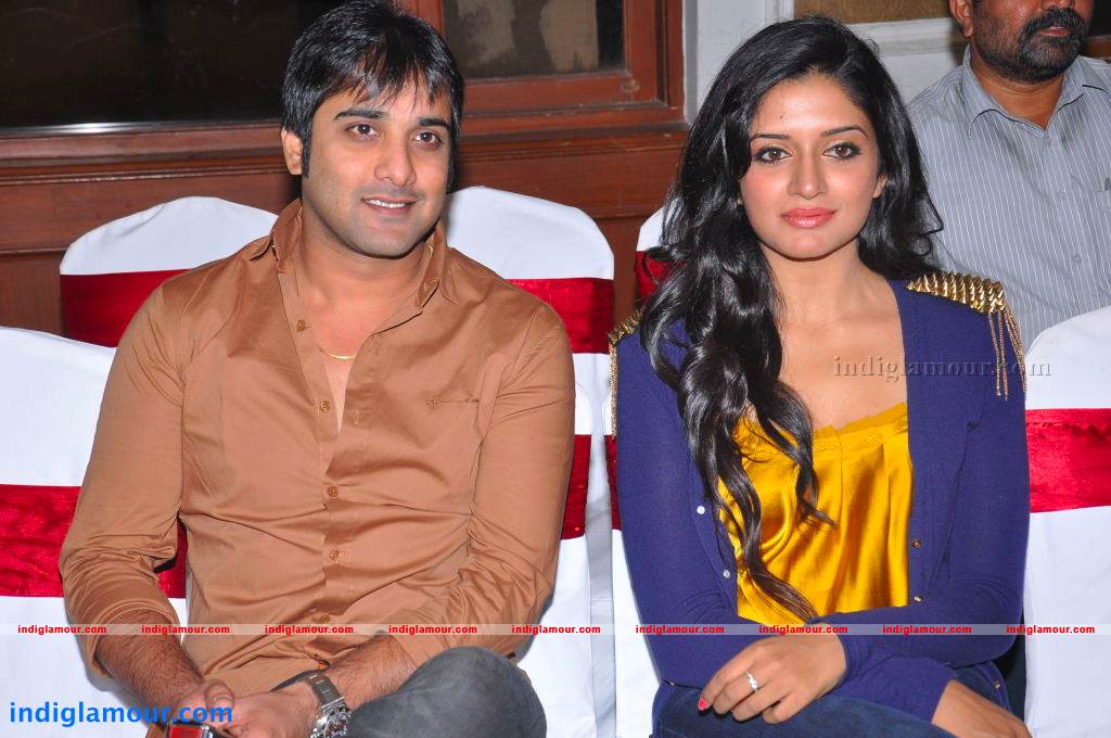 Chukkalanti Ammayi Chakkanaina Abbai Audio Launch Event hd photo