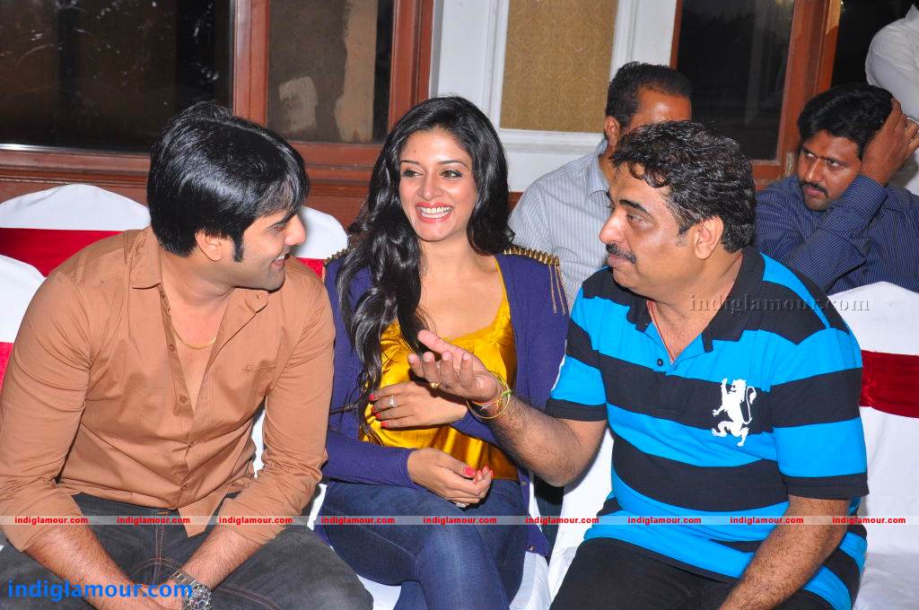 Chukkalanti Ammayi Chakkanaina Abbai Audio Launch Event hd photo