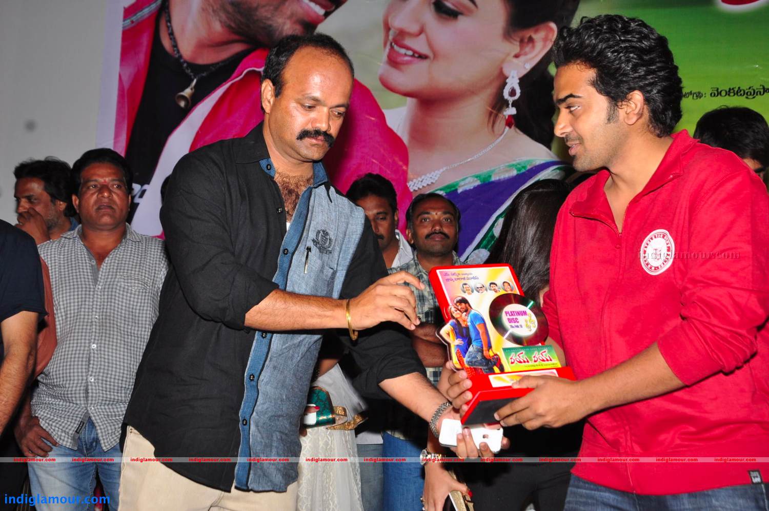 Rey Rey Platinum Disc Function Photos Event hd photo