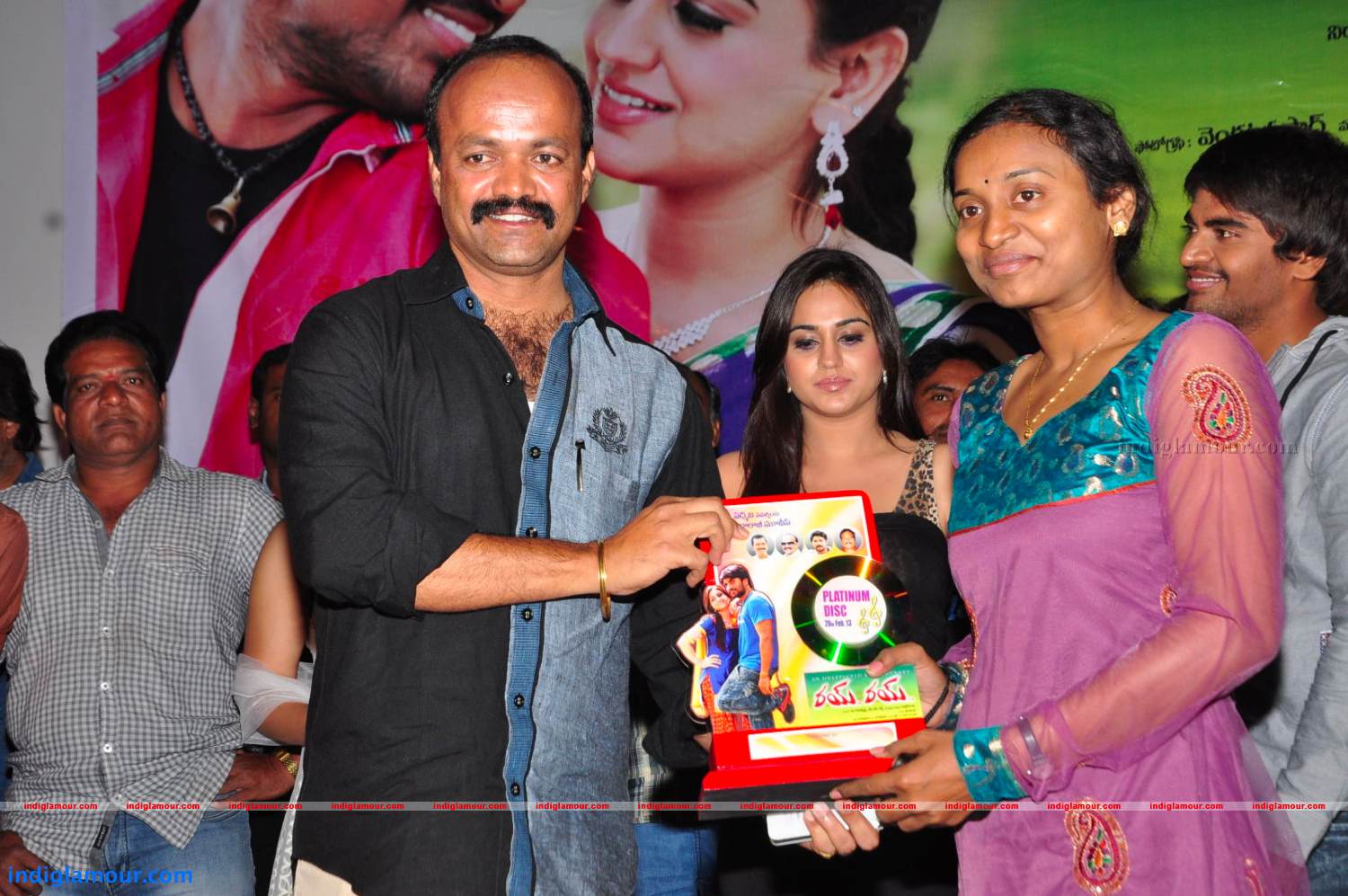 Rey Rey Platinum Disc Function Photos Event hd photo