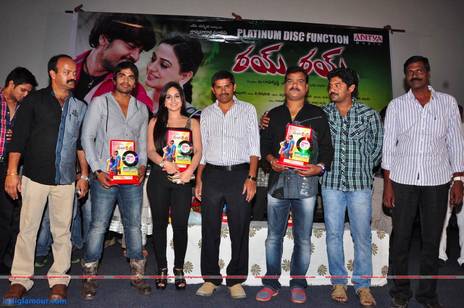 Rey Rey Platinum Disc Function Photos Event hd photo