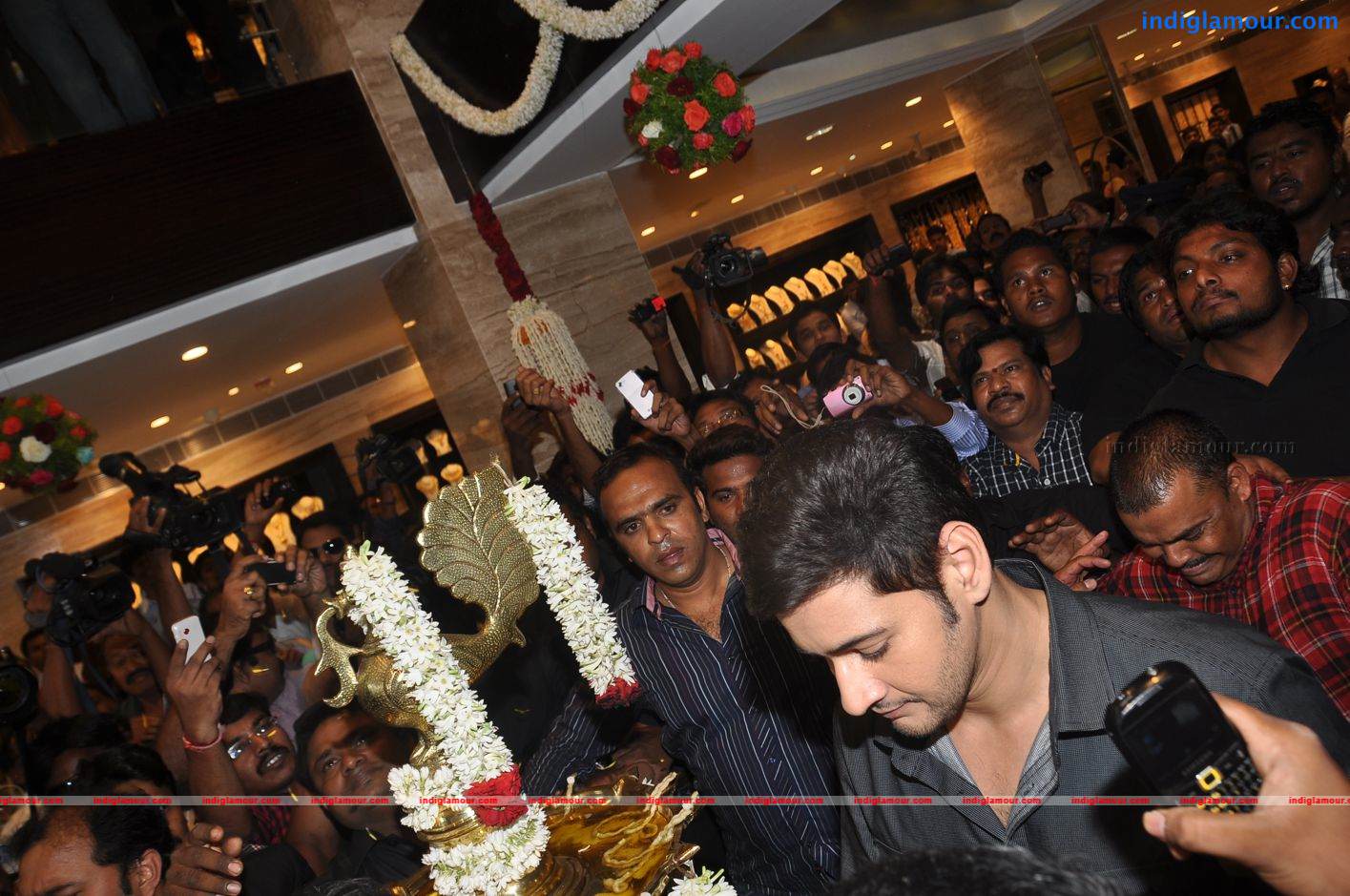 Jos Alukkas Launched by Mahesh Babu Event hd photo