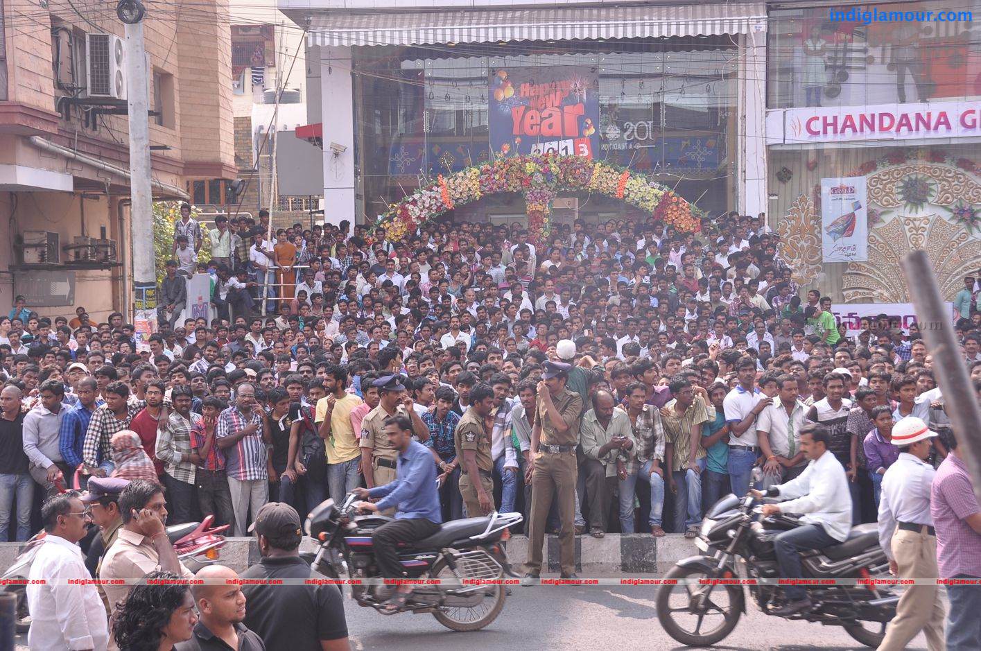 Jos Alukkas Launched by Mahesh Babu Event hd photo
