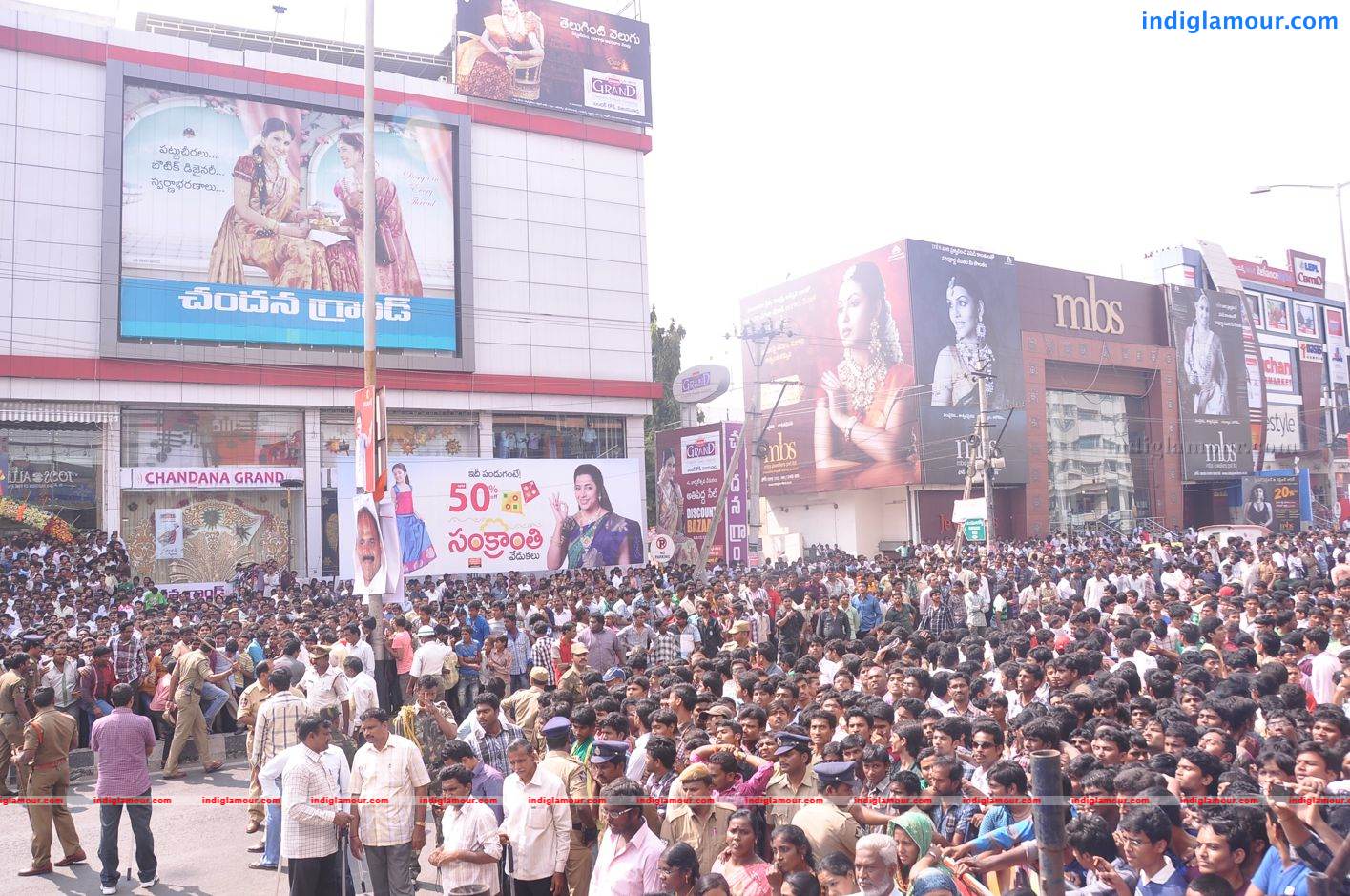 Jos Alukkas Launched by Mahesh Babu Event hd photo