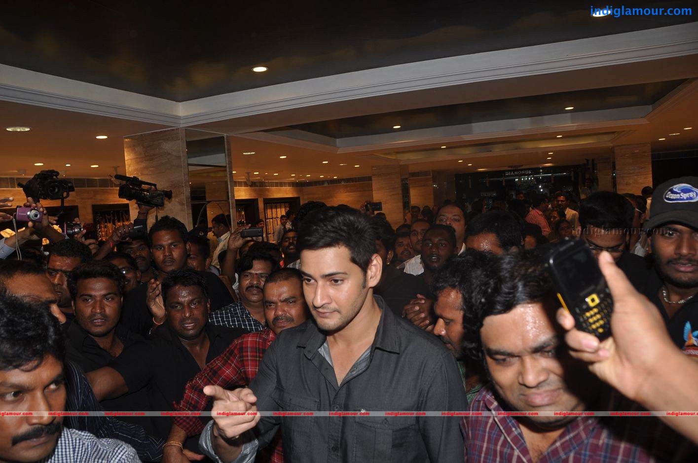 Jos Alukkas Launched by Mahesh Babu Event hd photo