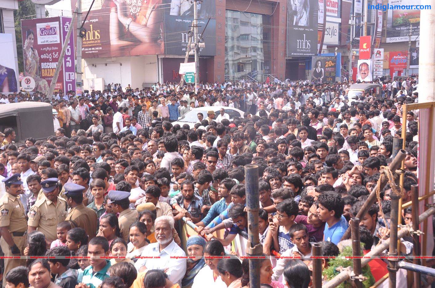Jos Alukkas Launched by Mahesh Babu Event hd photo