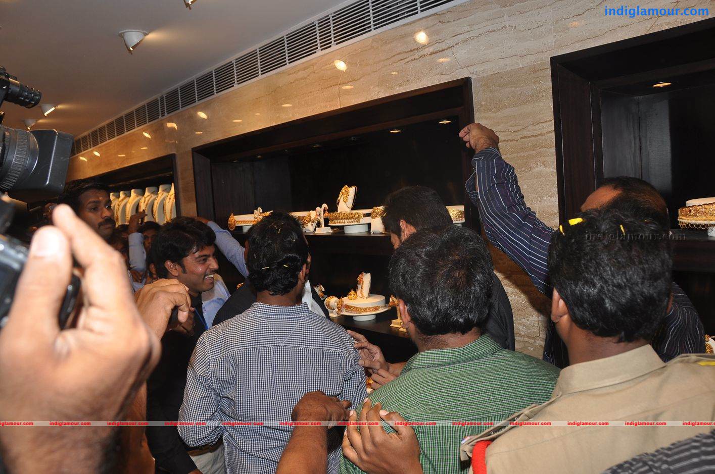 Jos Alukkas Launched by Mahesh Babu Event hd photo