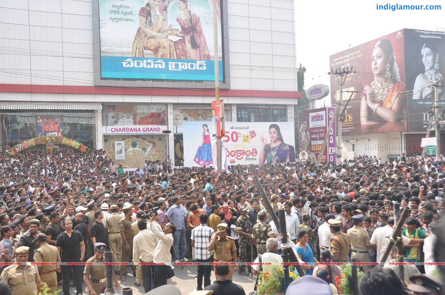 Jos Alukkas Launched by Mahesh Babu Event hd photo