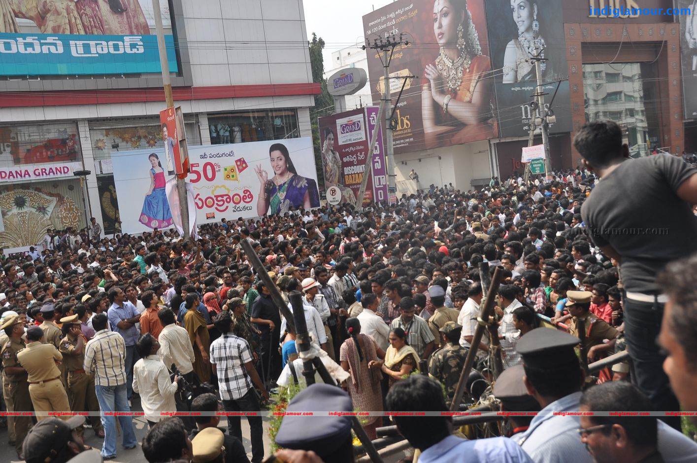 Jos Alukkas Launched by Mahesh Babu Event hd photo