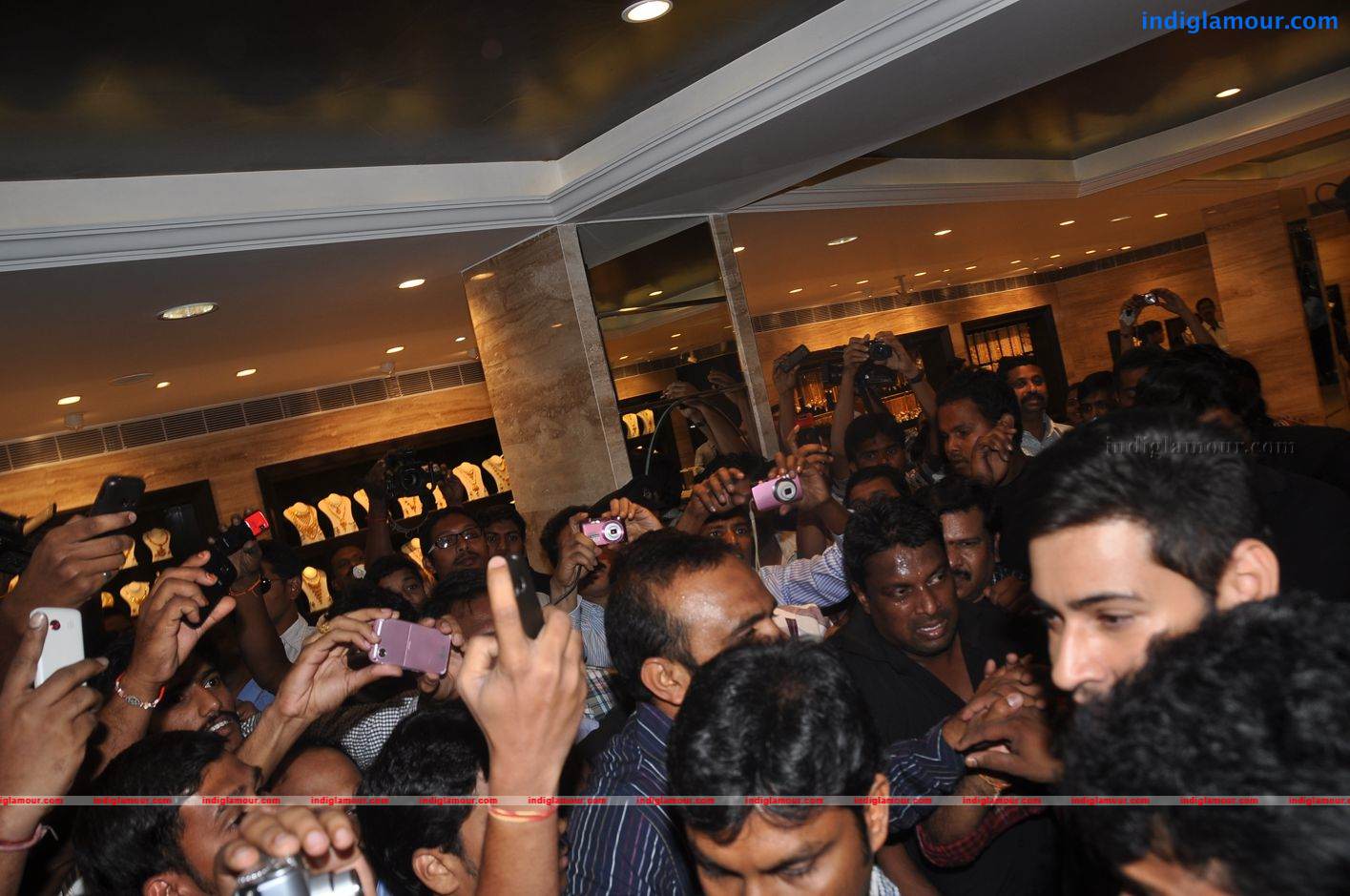 Jos Alukkas Launched by Mahesh Babu Event hd photo