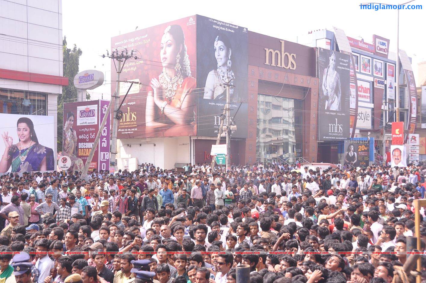 Jos Alukkas Launched by Mahesh Babu Event hd photo