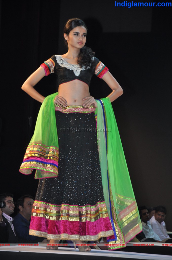 Celebs at Fashion Thrills Show Event hd photo