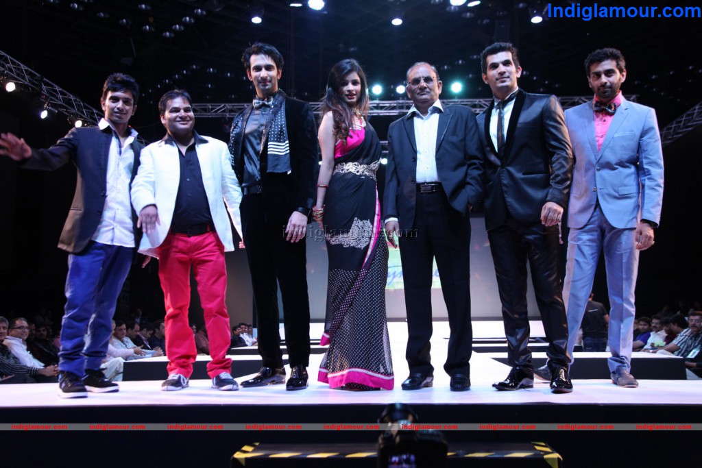 Celebs at Fashion Thrills Show Event hd photo