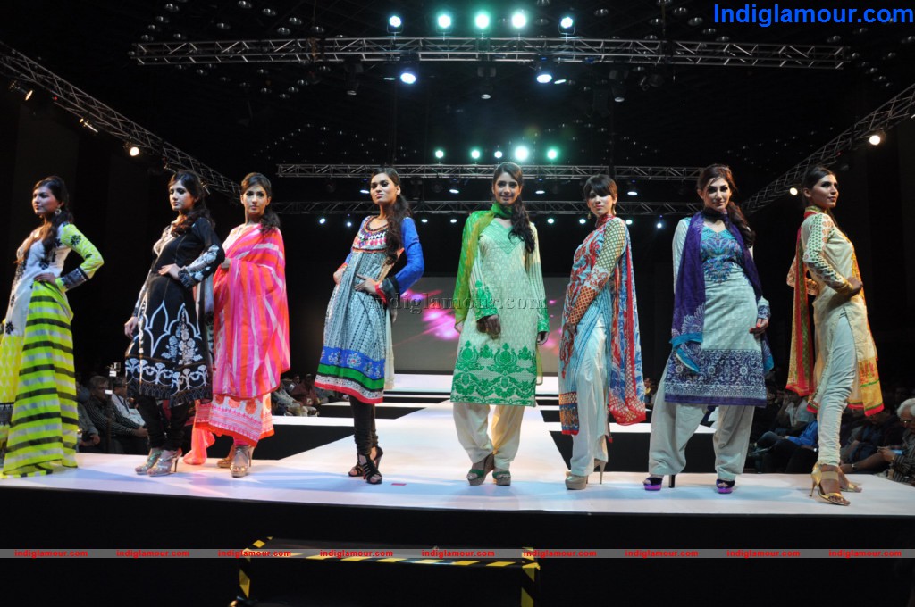 Celebs at Fashion Thrills Show Event hd photo