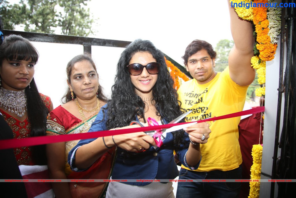 Kamna Jethmalani at Naveena Clinic Opening Event hd photo
