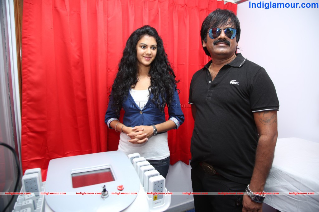 Kamna Jethmalani at Naveena Clinic Opening Event hd photo