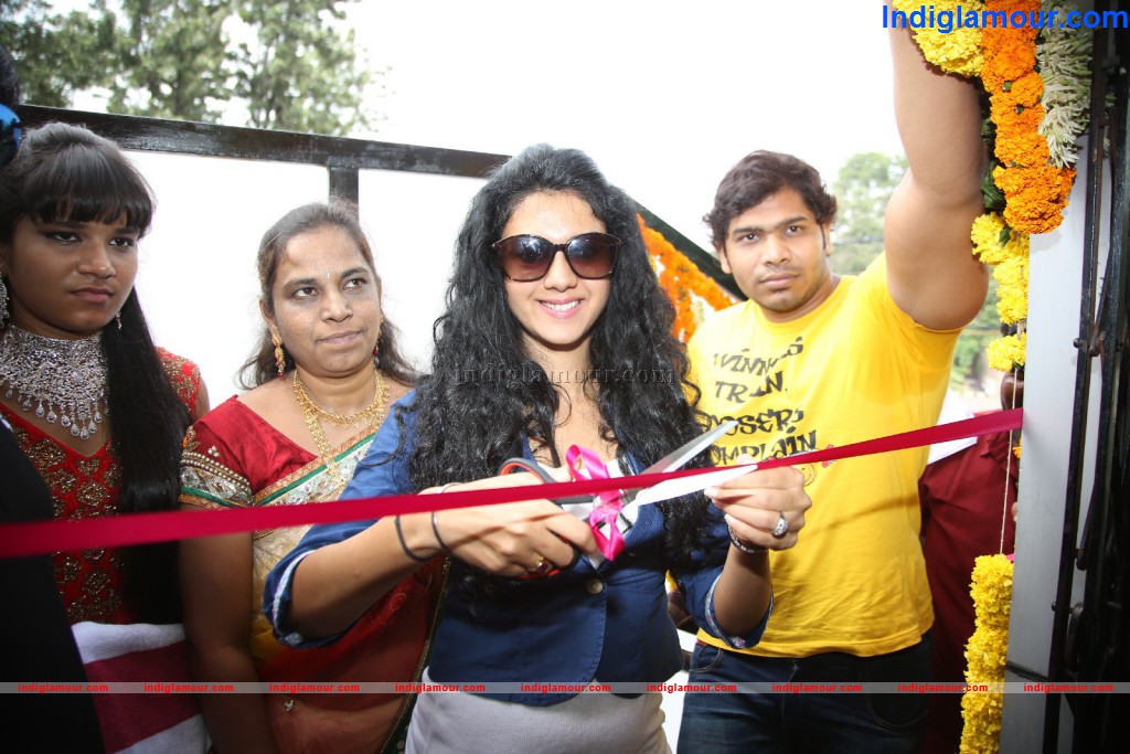 Kamna Jethmalani at Naveena Clinic Opening Event hd photo