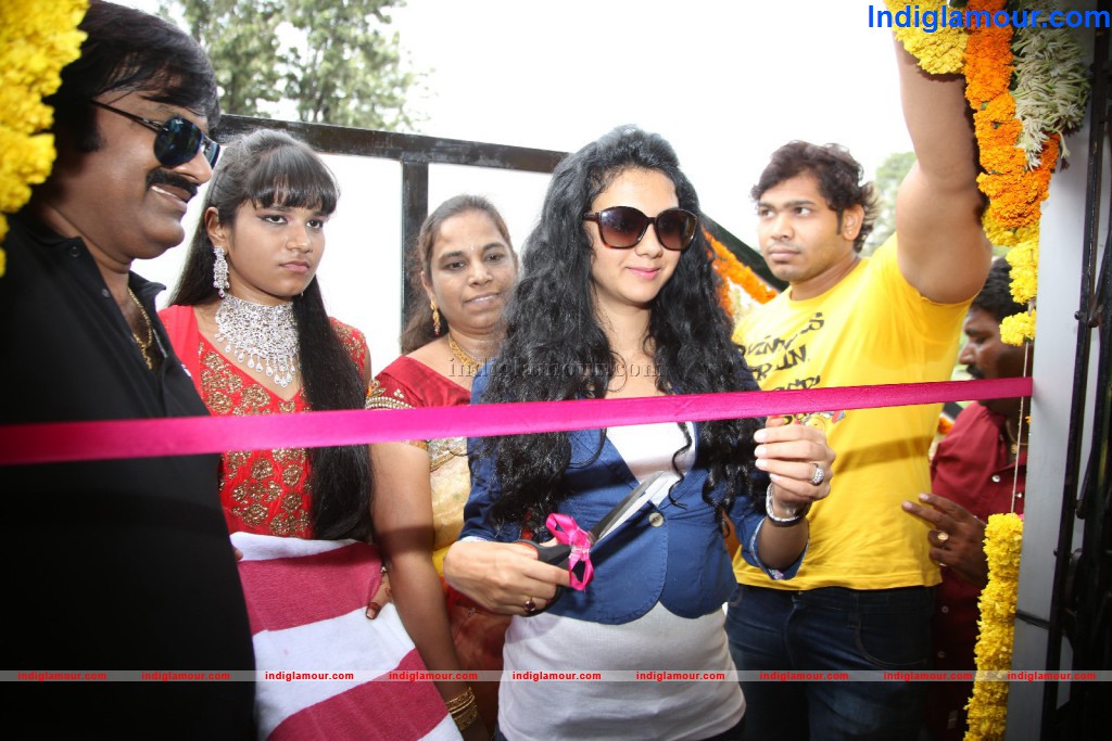 Kamna Jethmalani at Naveena Clinic Opening Event hd photo