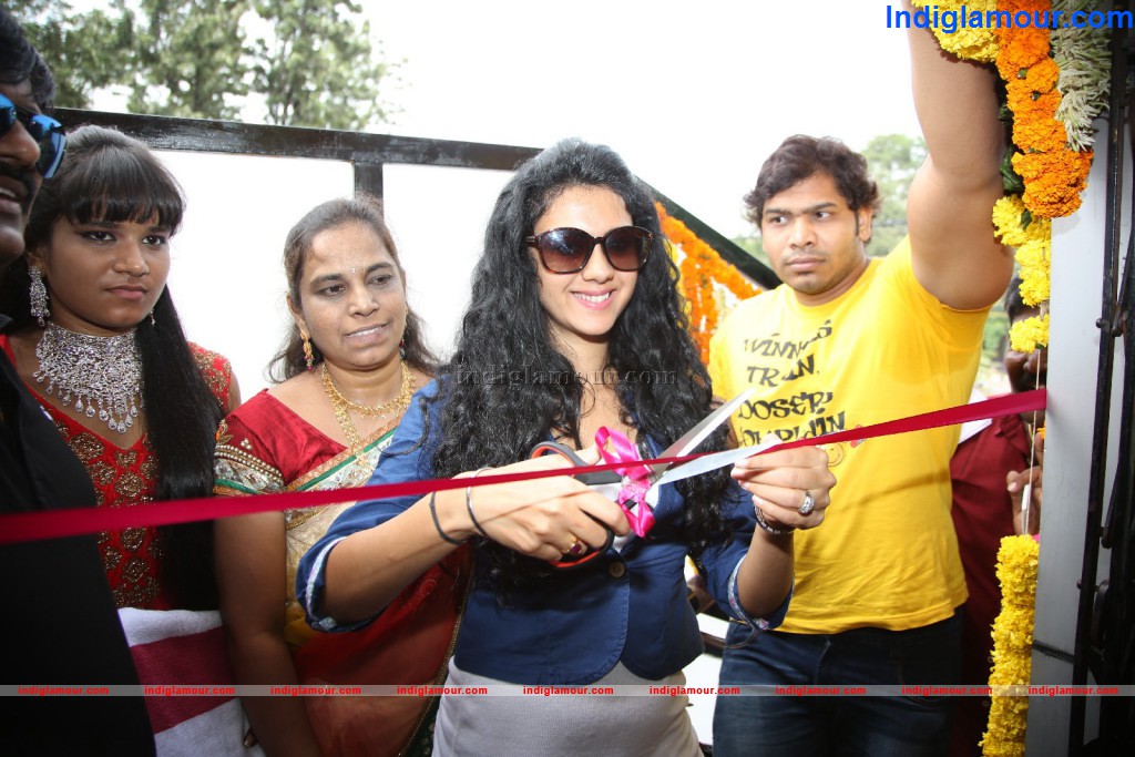 Kamna Jethmalani at Naveena Clinic Opening Event hd photo