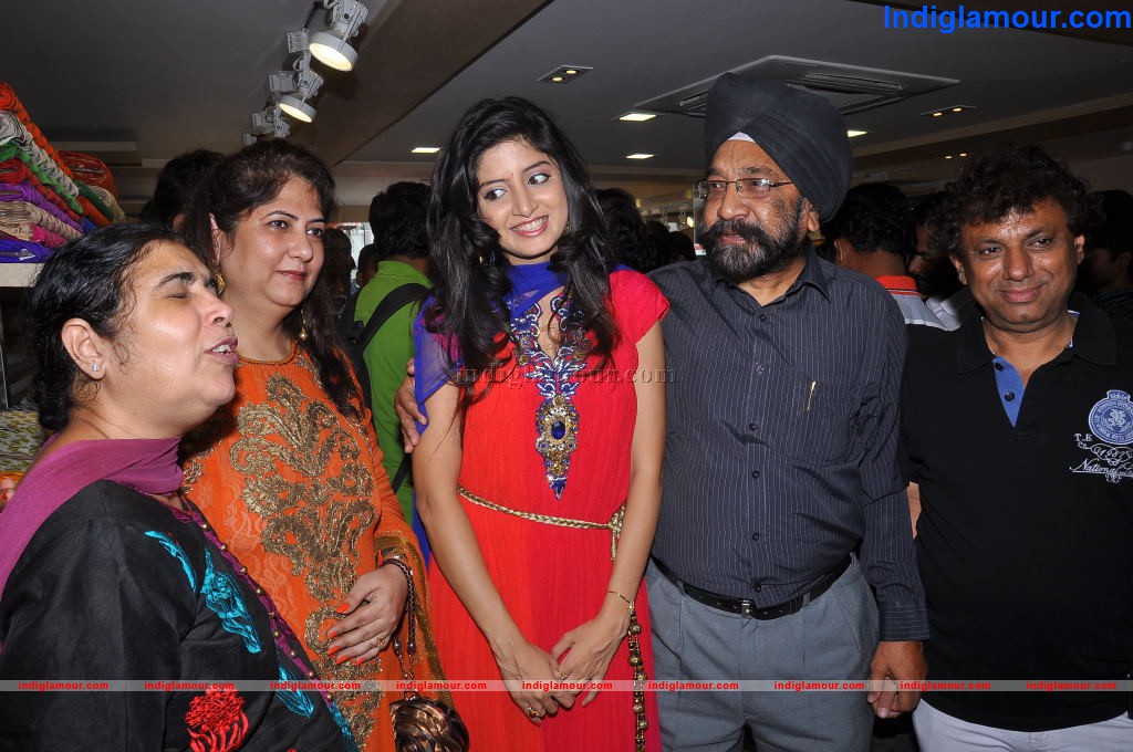 Poonam Kaur at F Studio Launch Event hd photo